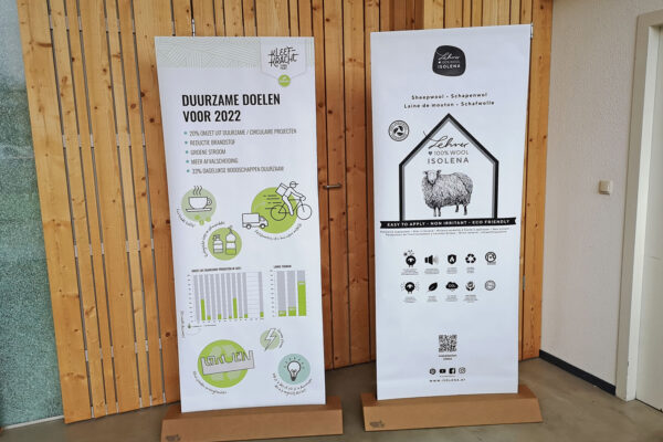 Kartonnen_Rollup_Banner_voor